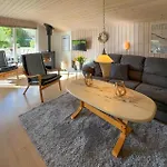 3 Bedroom Pet Friendly In *