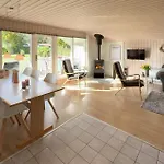 3 Bedroom Pet Friendly In Hemmet