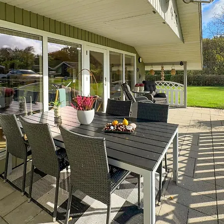 בית נופש 3 Bedroom Pet Friendly In *