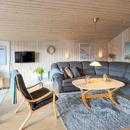 3 Bedroom Pet Friendly In *