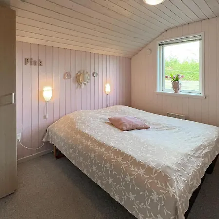 3 Bedroom Pet Friendly In