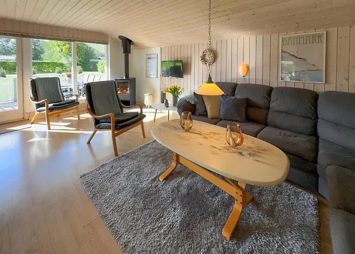 3 Bedroom Pet Friendly In *