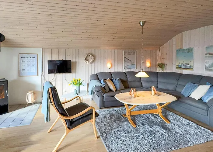 3 Bedroom Pet Friendly In *