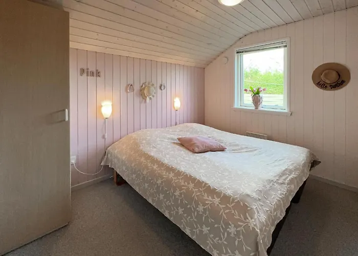 3 Bedroom Pet Friendly In