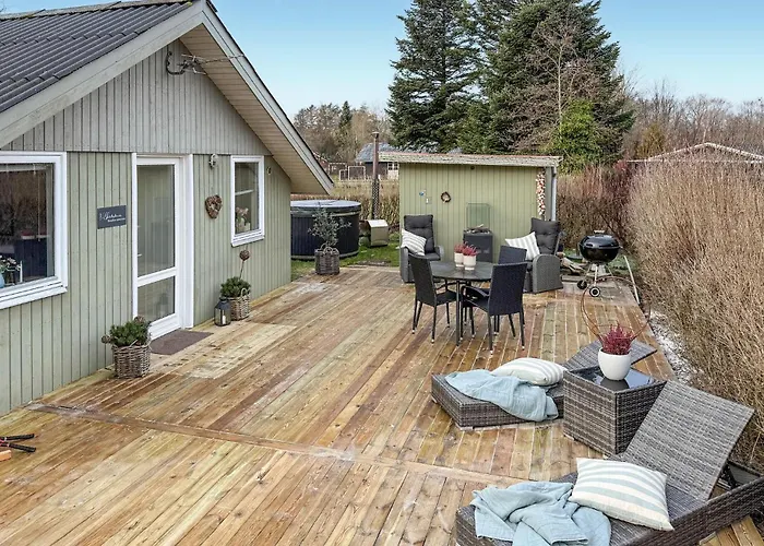 3 Bedroom Pet Friendly In *