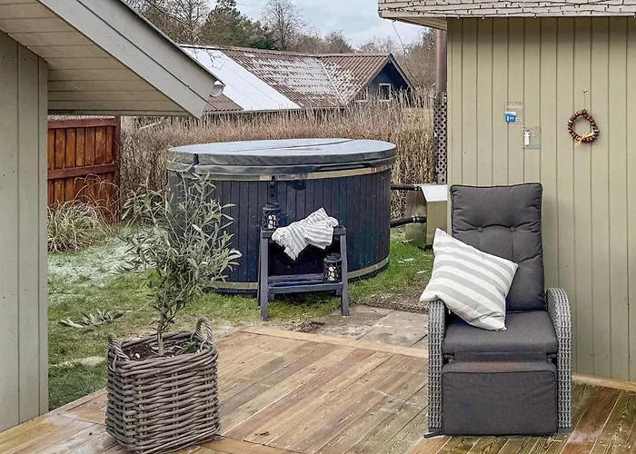3 Bedroom Pet Friendly In *